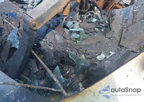 2005 Chevrolet Suburban 1500 Z71 z USA, uszkodzony, nr VIN 3GNFK16ZX5G158307